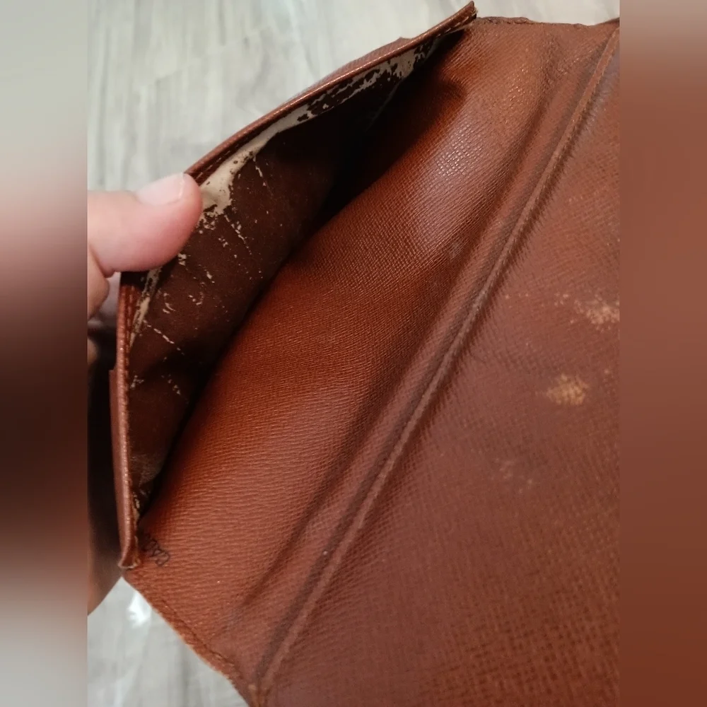 Louis Vuitton Monogram Pochette Passport Trifold Wallet